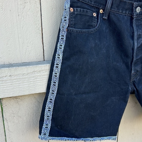 Levi's 501 Shorts Embroidered with Lace and Daisy Flower Details Custom Sz 36 - Picture 2 of 7